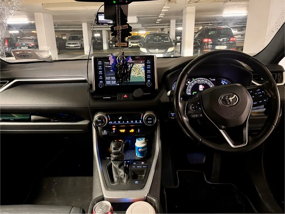 Toyota RAV4 2021 - Image 2