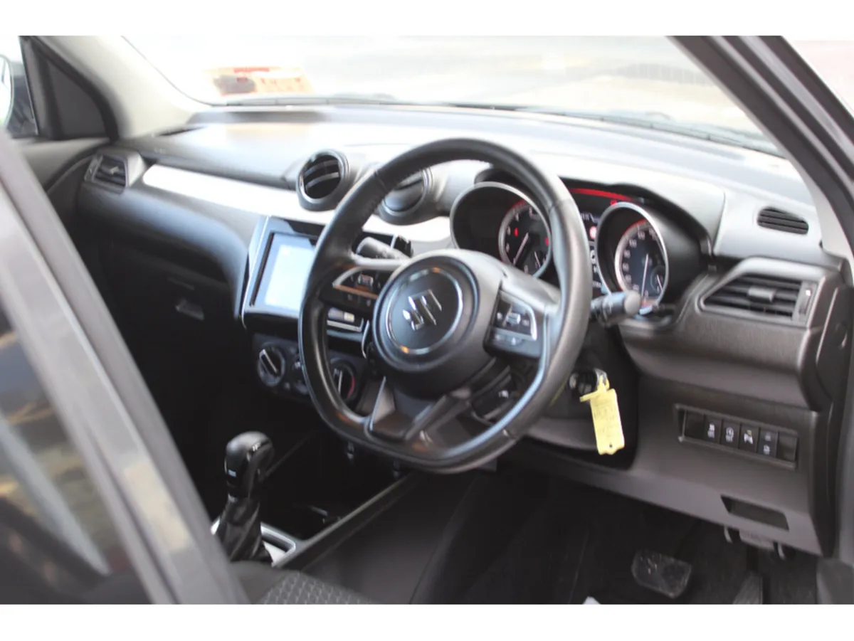 Suzuki Swift 1.2 DUALJET HYBRID SZ-T - Image 2
