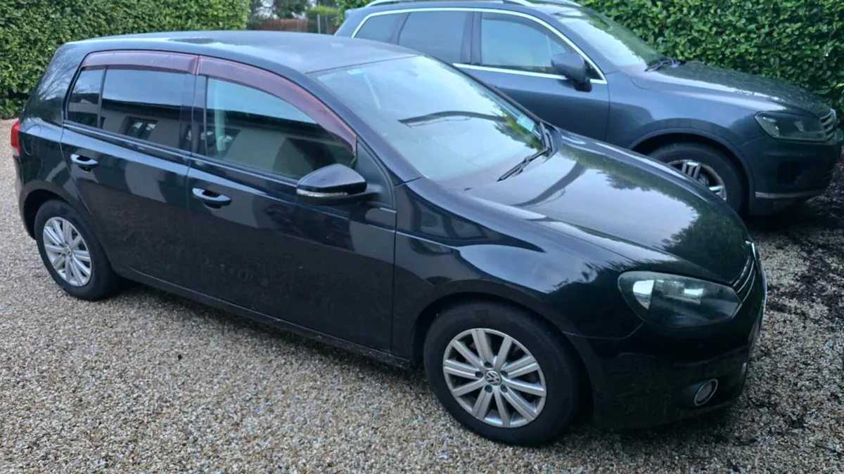 Volkswagen golf - Image 2