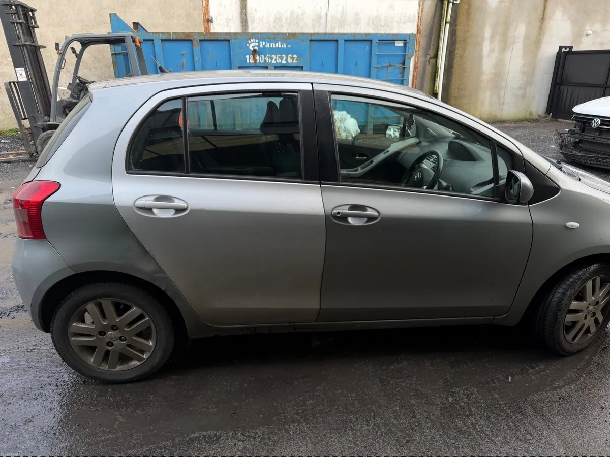 Toyota Yaris 2007 - Image 4