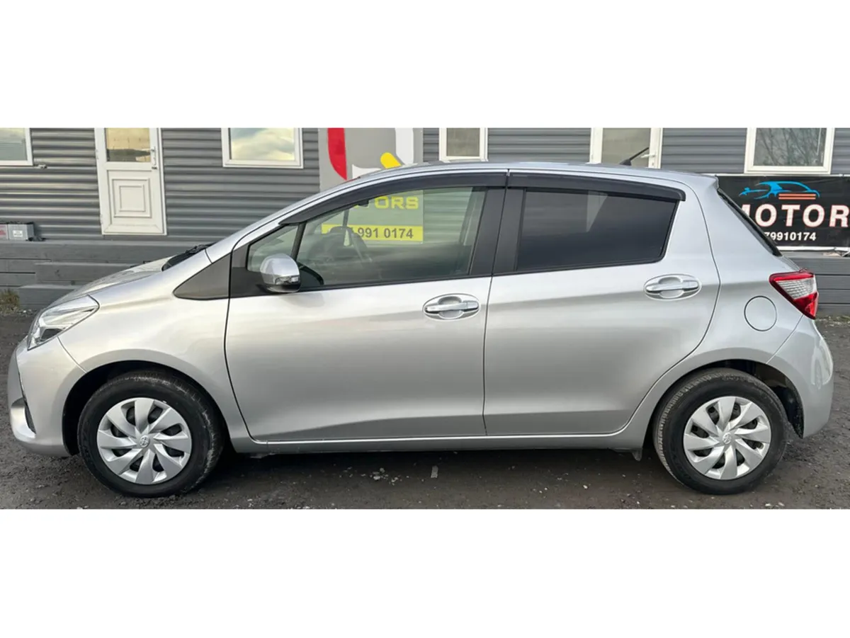 Toyota Vitz Yaris 1.0L Petrol Automatic Push Start - Image 4