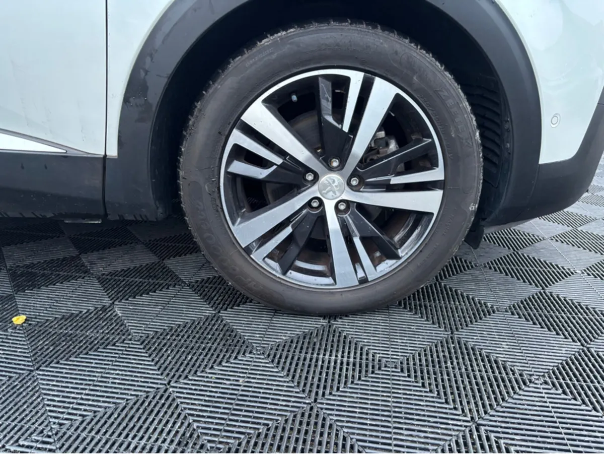 Peugeot 5008 Peugeot 5008, 7 seater, fully loaded - Image 3