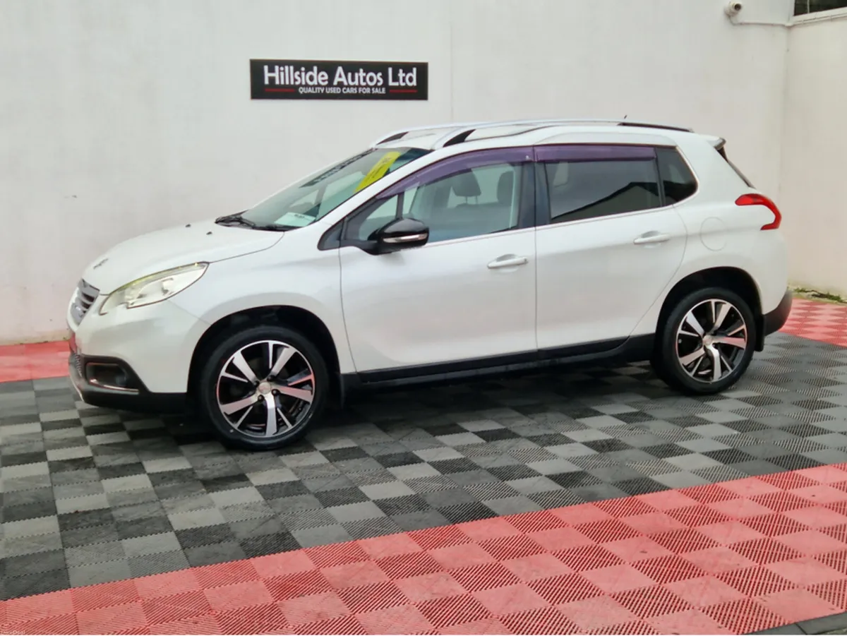 Peugeot 2008 CROSSCITY 1.2 PETROL AUTOMATIC - Image 6