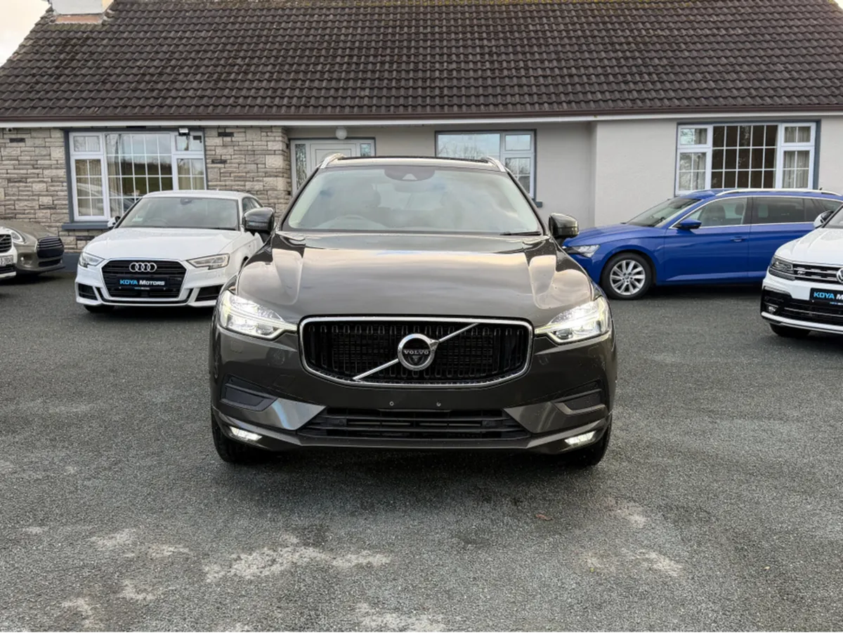 Volvo XC60 2.0 D4 MOMENTUM PLUS DIESEL AUTOMATIC / - Image 3