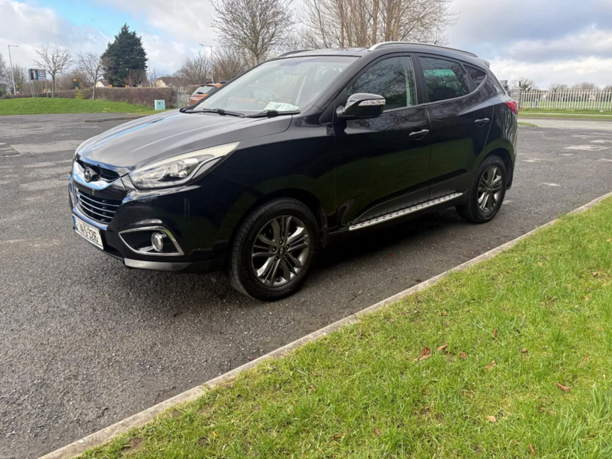 Hyundai ix35 1.7 PREMIUM 4DR - Image 2