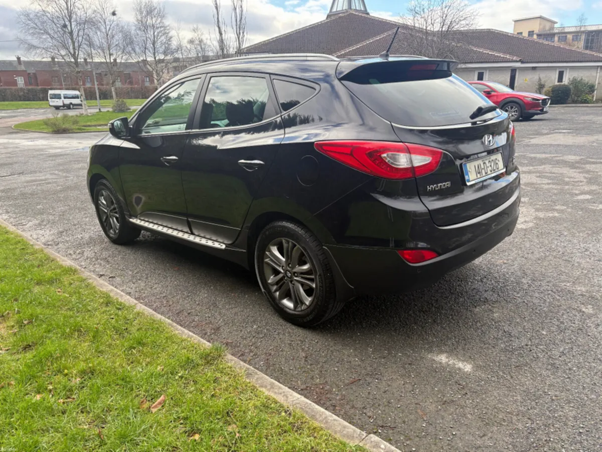 Hyundai ix35 1.7 PREMIUM 4DR - Image 4