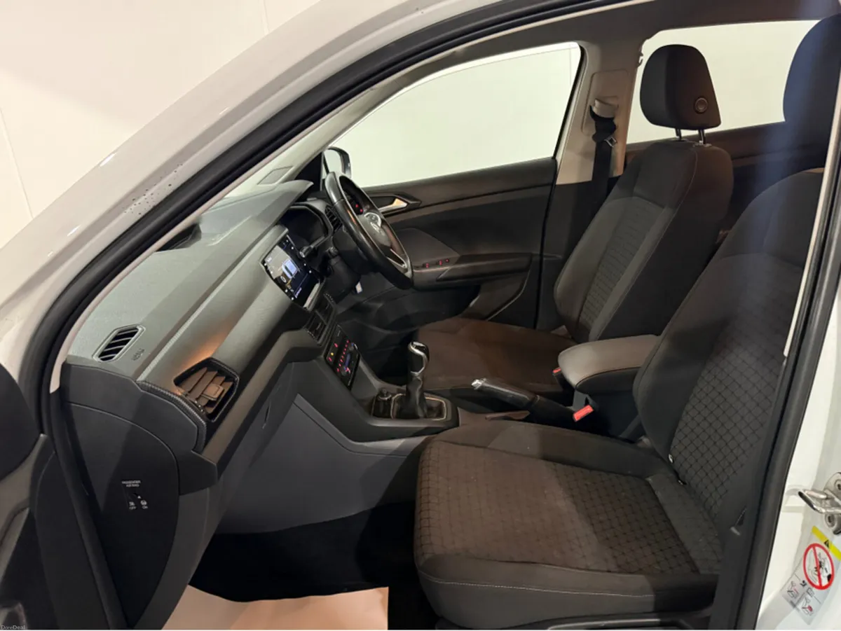 Volkswagen T-Cross 1.0 TSI MANUAL 5SPEED 95BHP 5DR - Image 3