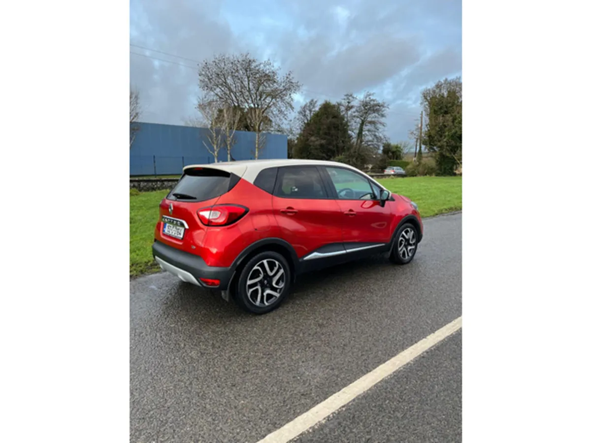 Renault Captur 20 R20 SIGNATURE TCE 90 2015 4DR - Image 4