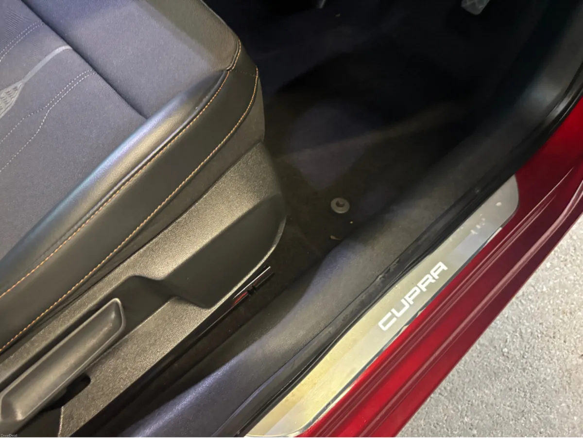 Cupra Leon 1.5 ETSI 150HP DSG 5DR AUTO - Image 3