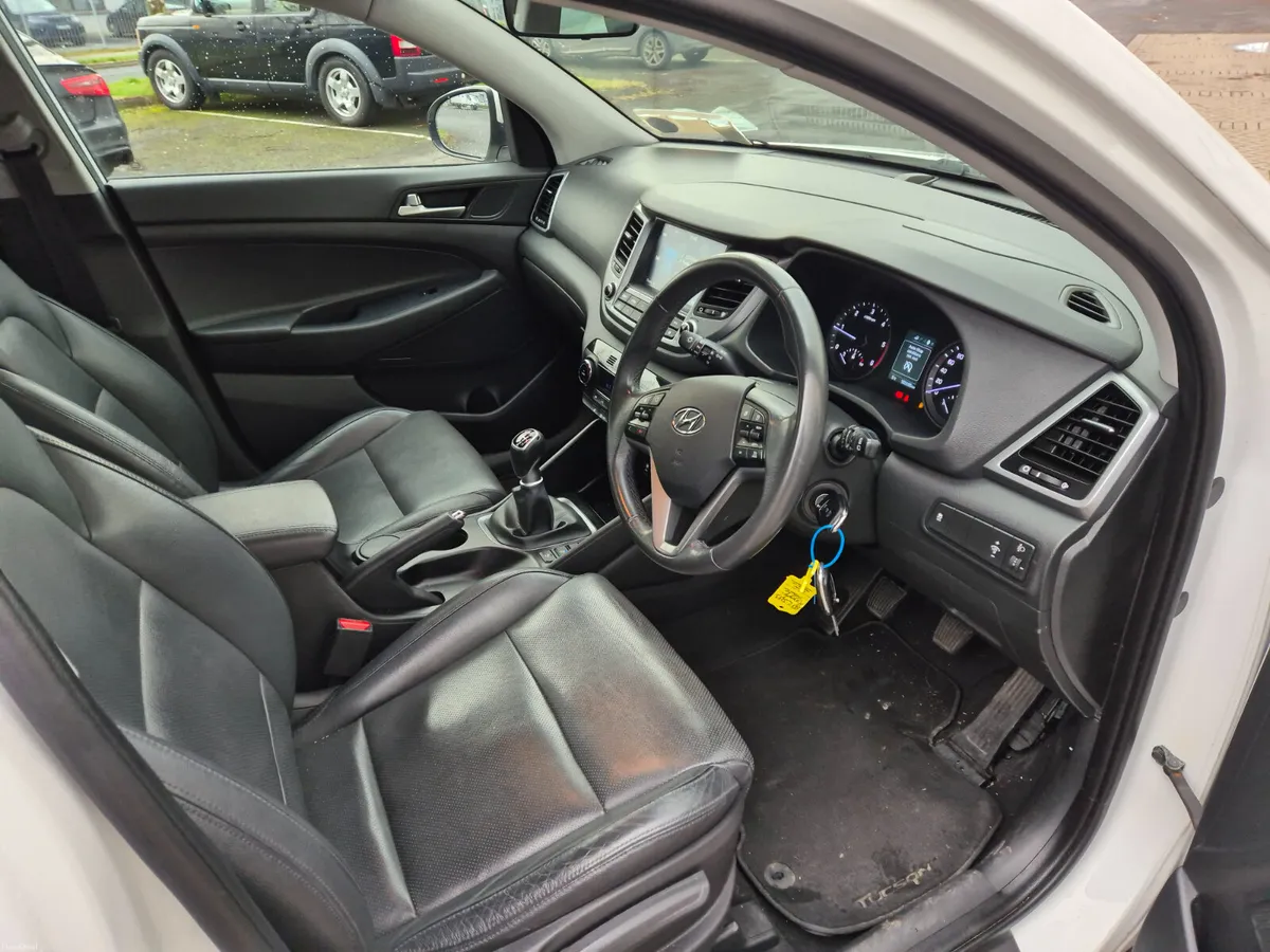Hyundai Tucson 2016. Diesel.Manual.Service History - Image 4