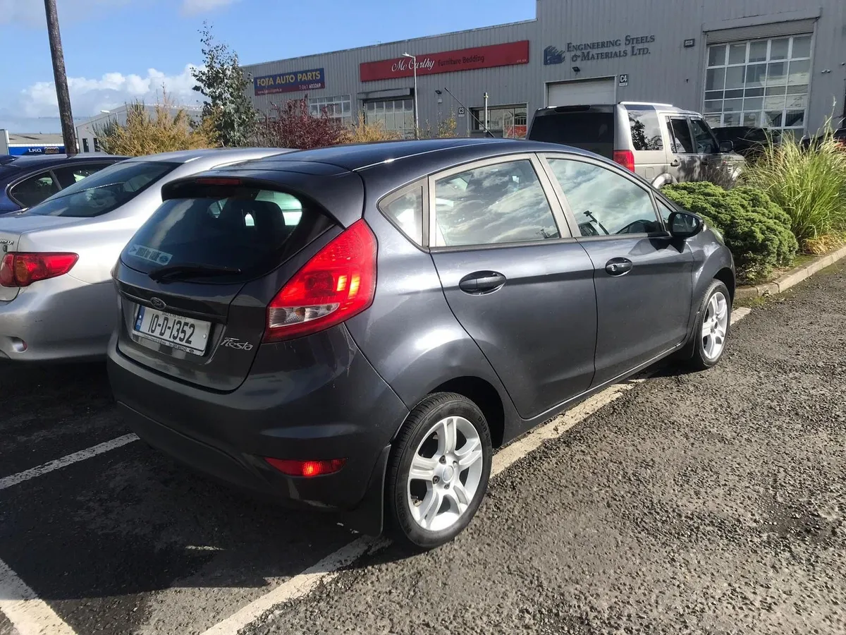 Ford Fiesta 2010 - Image 4
