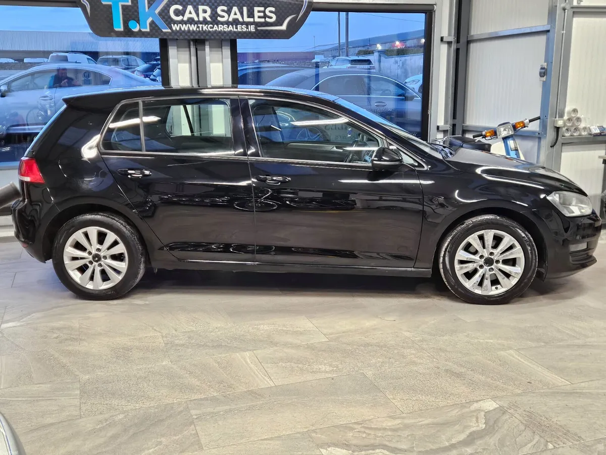 15 VOLKSWAGEN GOLF AUTOMATIC - Image 2