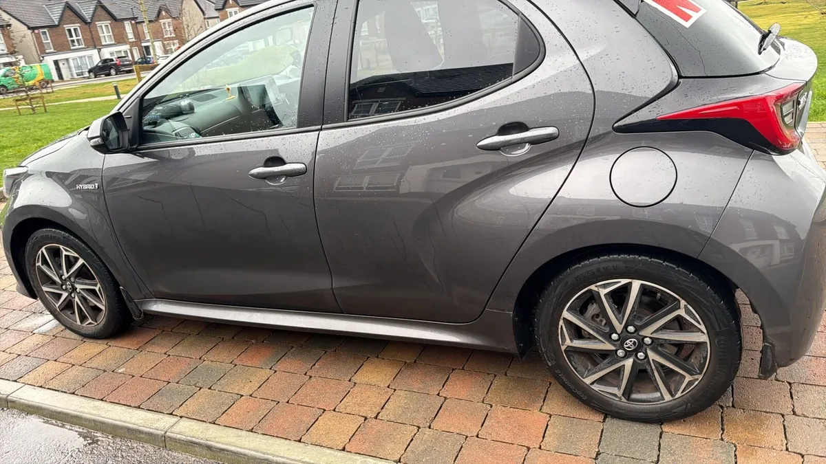 Toyota Rav4 plug 1st owner and Yaris hybrid 1.5 - Image 4