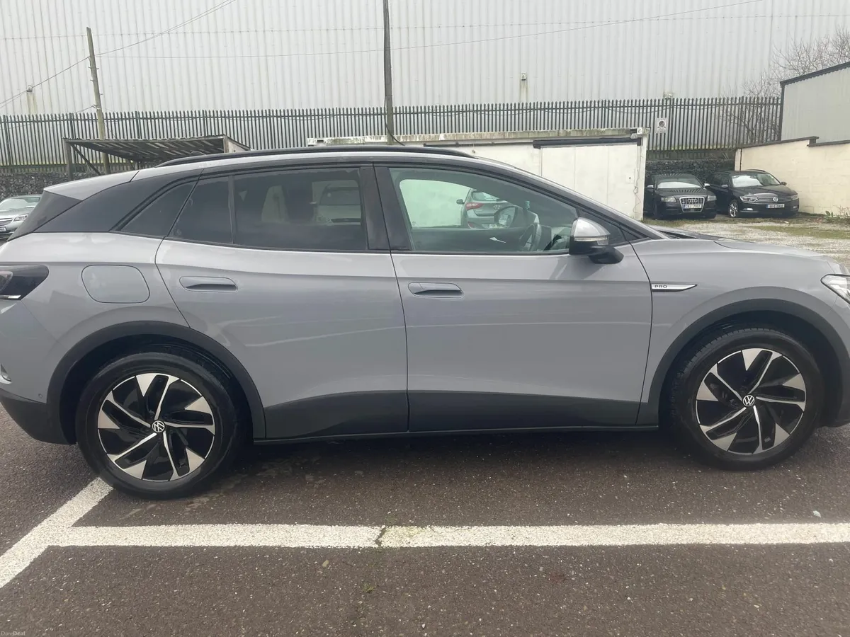 Volkswagen ID.4 2023-Business Pro-77KWH 174HP - Image 4