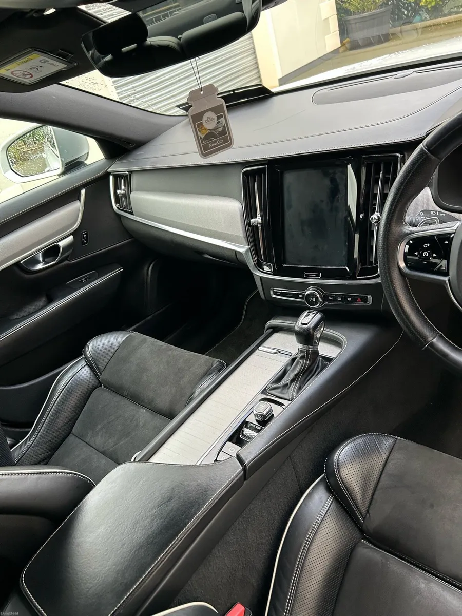VOLVO S90 R-Design - Image 3