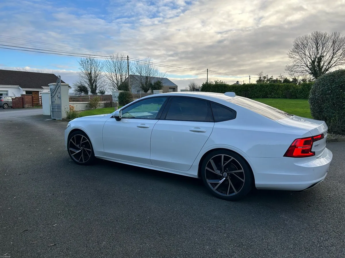 VOLVO S90 R-Design - Image 2