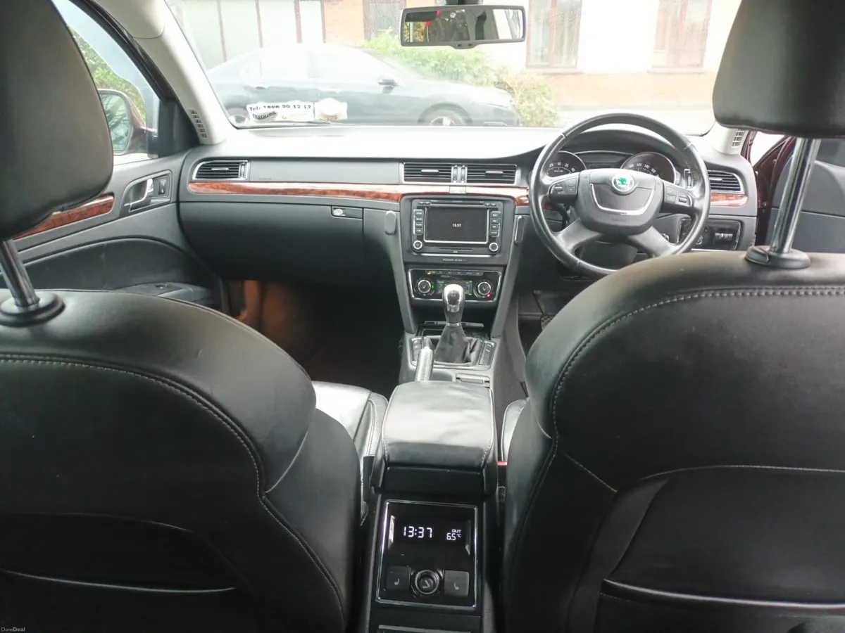 Skoda Superb 2012 - Image 2