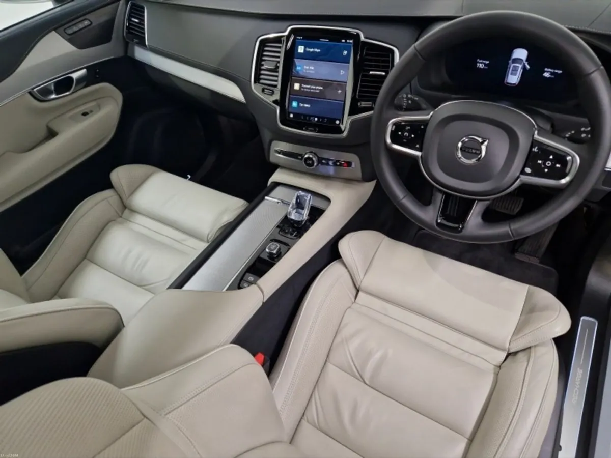 Volvo XC90 T8 PHEV Plus Bright - Image 4