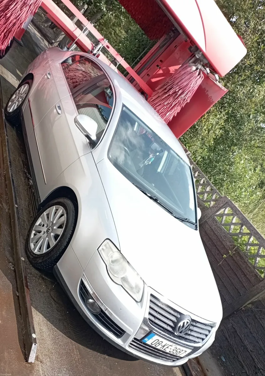 Volkswagen Passat 2008 - Image 2
