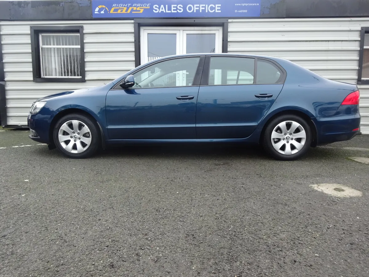 SKODA SUPERB 1.6 TDI GREENLINE 5 DOOR - Image 4