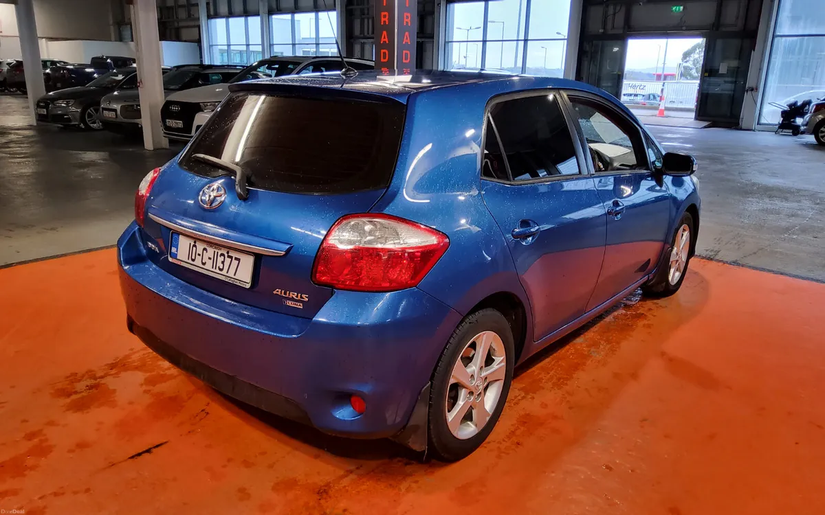 Toyota Auris 2010 - Image 3