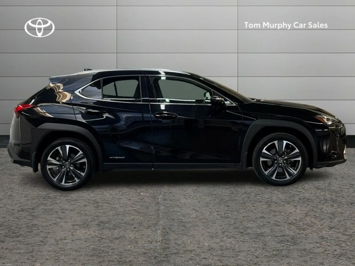 Lexus UX DYNAMIC HYBRID - LOW MILEAGE - ONE OWNER - Image 3