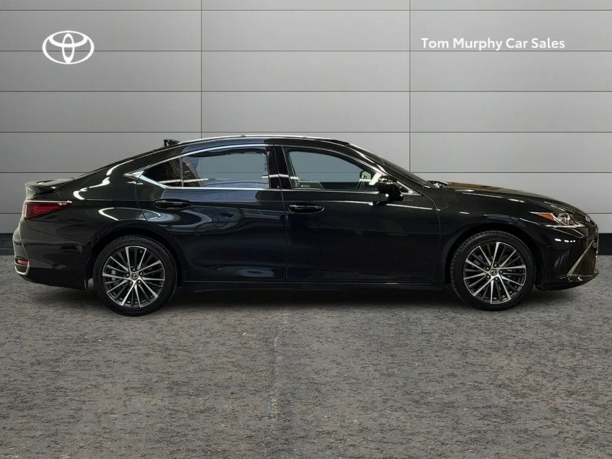 Lexus ES ES300h Dynamic - Image 3