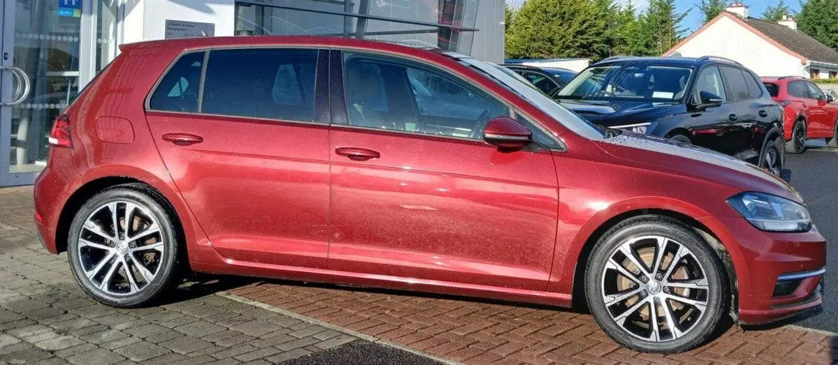 Volkswagen Golf Highline 1.5 TSI 150HP **REAR VIEW - Image 4