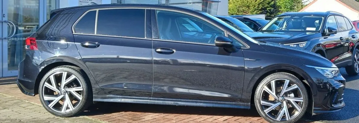 Volkswagen Golf R-Line 1.5 TSI 130HP **REAR VIEW C - Image 3