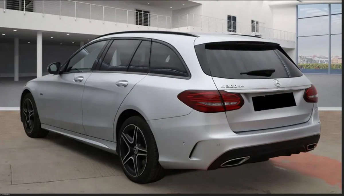 MERCEDES-BENZ C CLASS 300DE AMG LIN E HIGH SPEC - Image 3