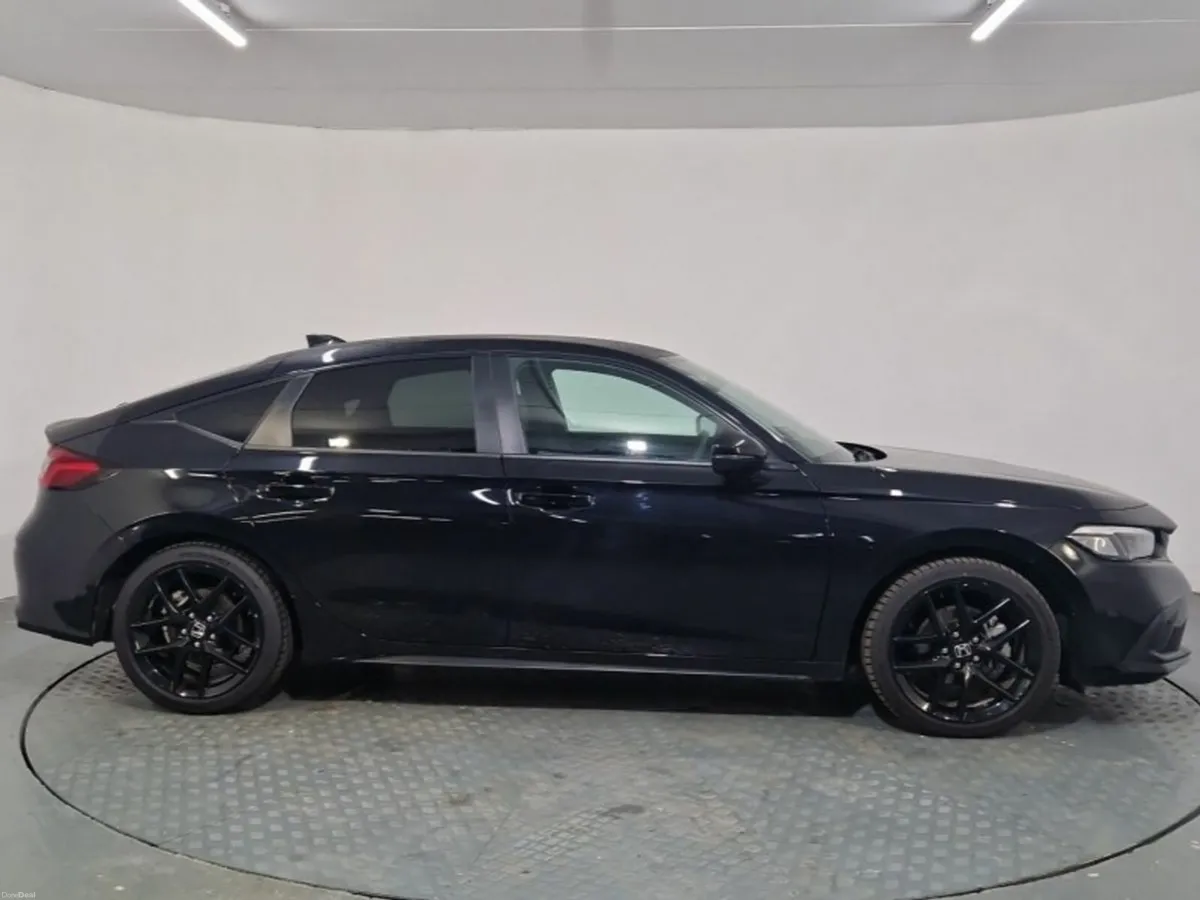 Honda Civic 2.0 i-MMD Hybrid Sport - Image 4