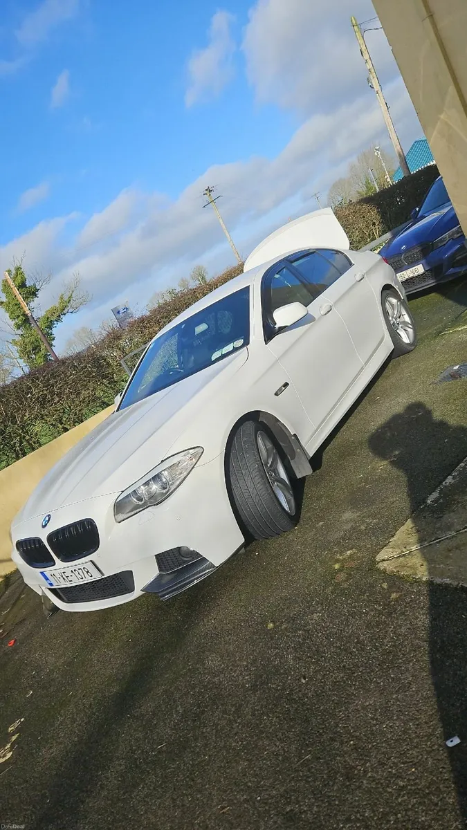 BMW 5-Series 2011 - Image 1