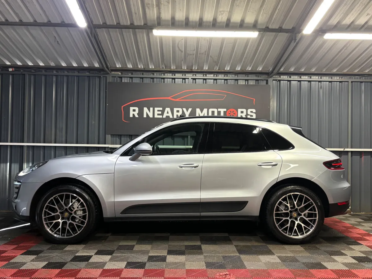 2017 Porsche  Macan S Diesel PDK Automatic - Image 3