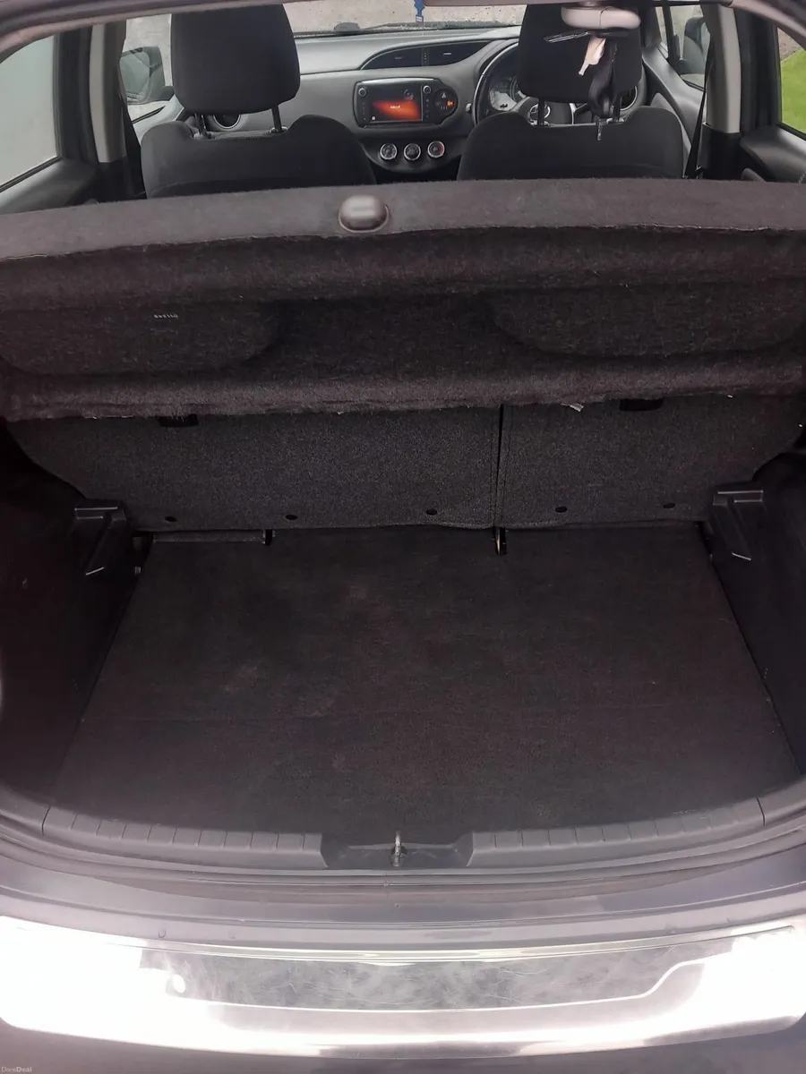 Toyota Yaris 2015 - Image 2
