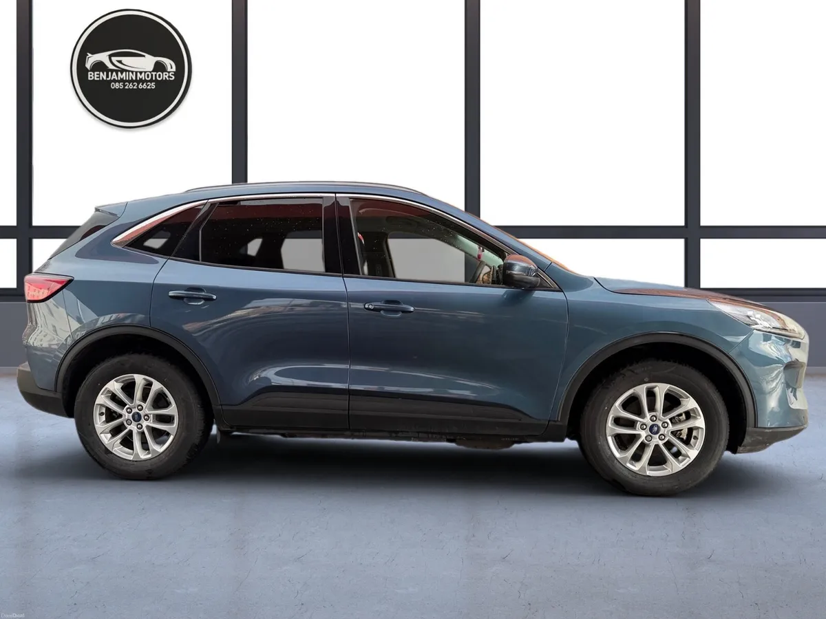 Ford Kuga 2022 Titanium Plug In Hybrid - Image 4