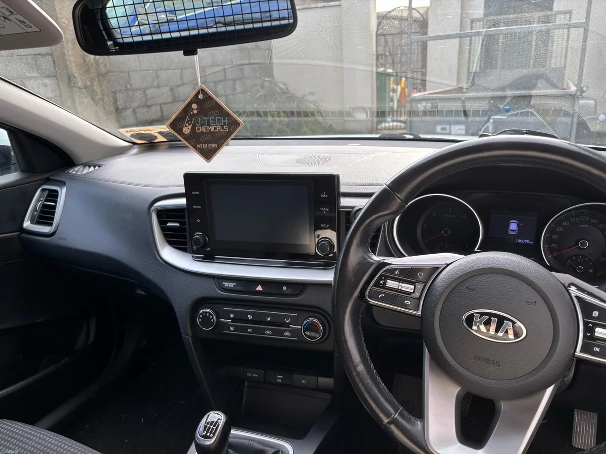 Kia Ceed - Image 4