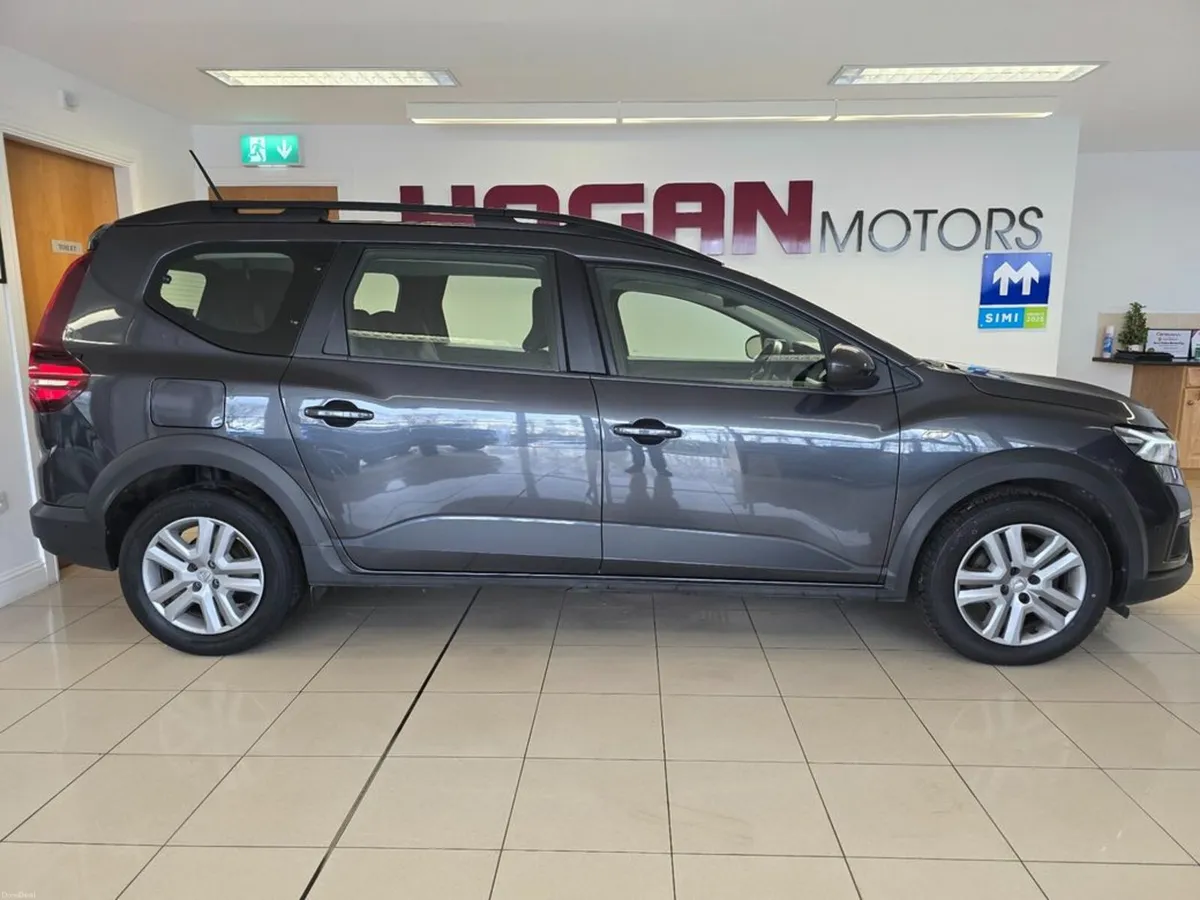 Dacia Jogger 7 Seats Comfort TCE 110 5DR - Image 3