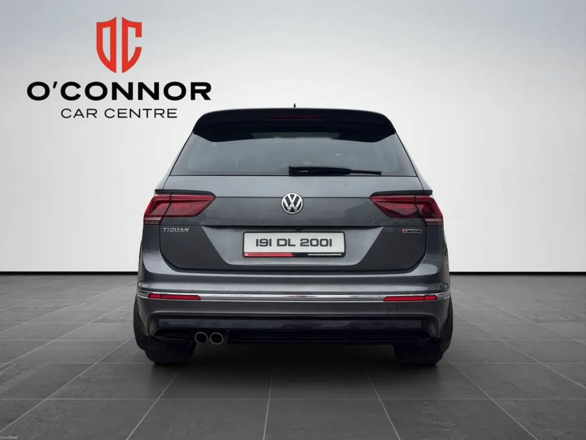 Volkswagen Tiguan "Sporty style, all-weather grip - Image 4