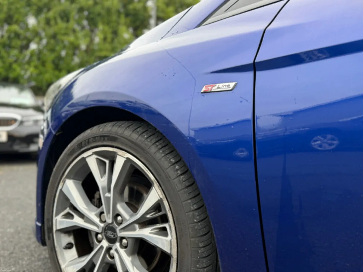 Ford Focus ST-LINE TDCI - Image 4