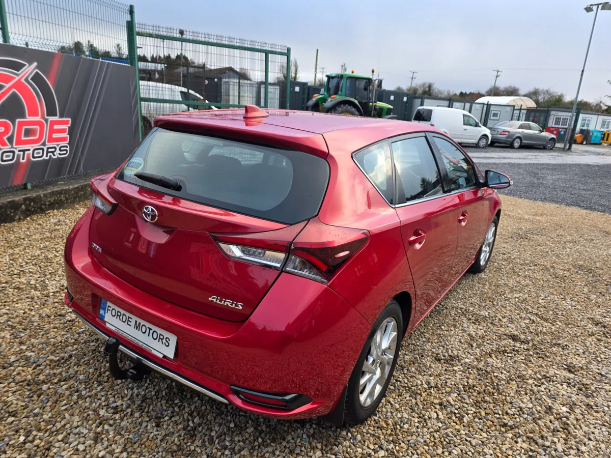 Toyota Auris 2017 - Image 4