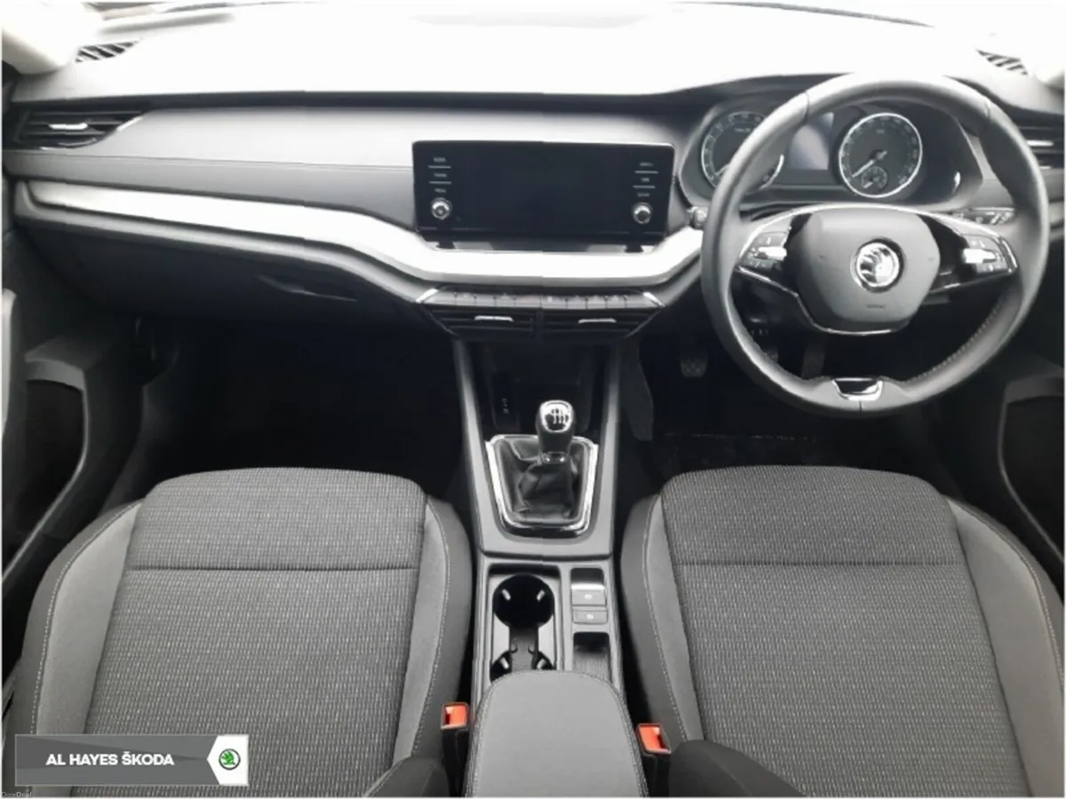 Skoda Octavia **TINY MILEAGE**AMBITION--2.0TDI 115 - Image 2