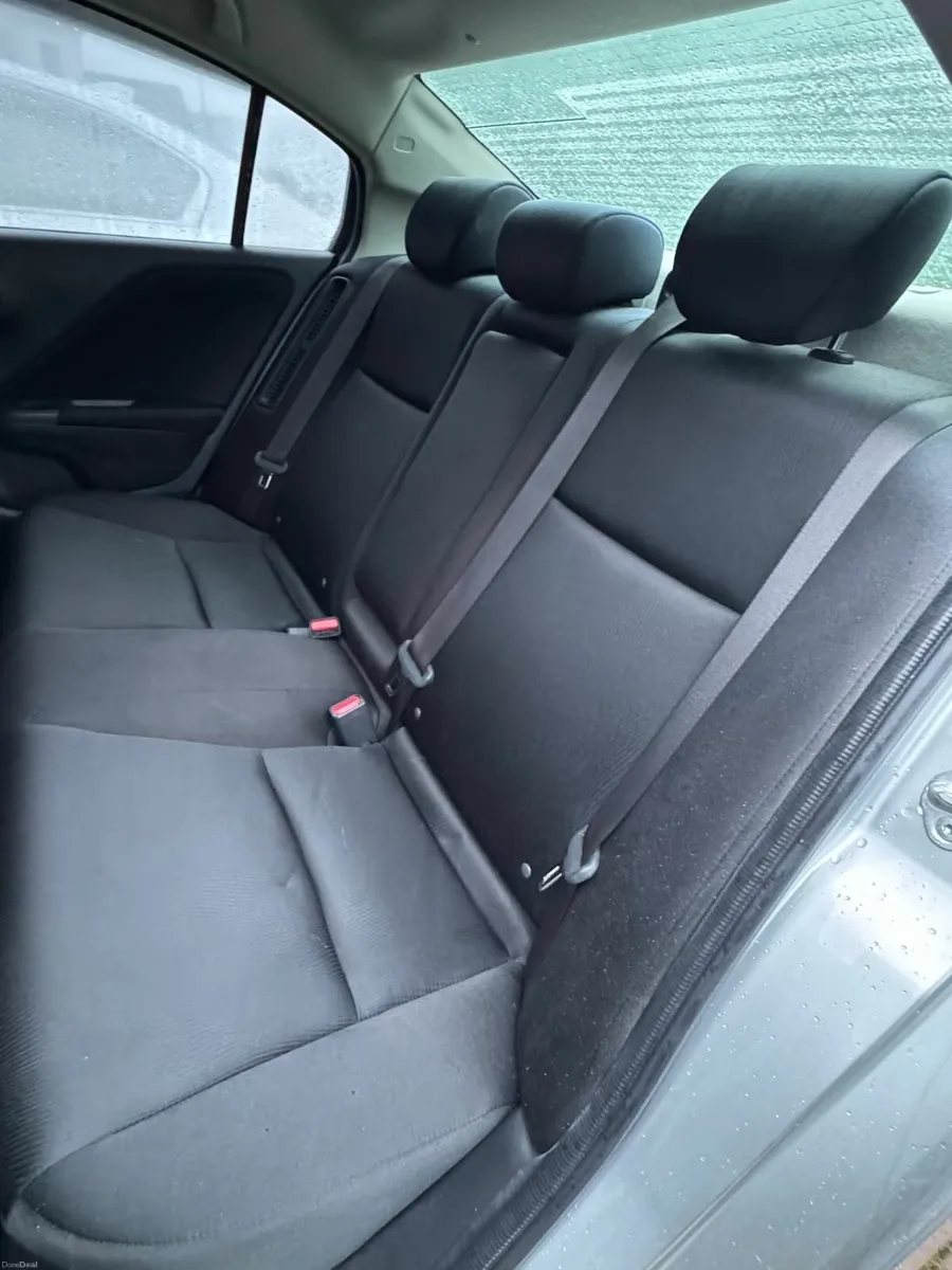 Honda Grace Hybrid - Image 2