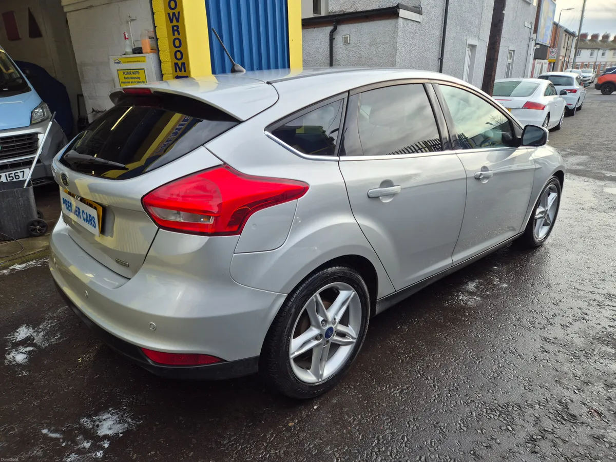 Ford Focus 2017 - Image 2