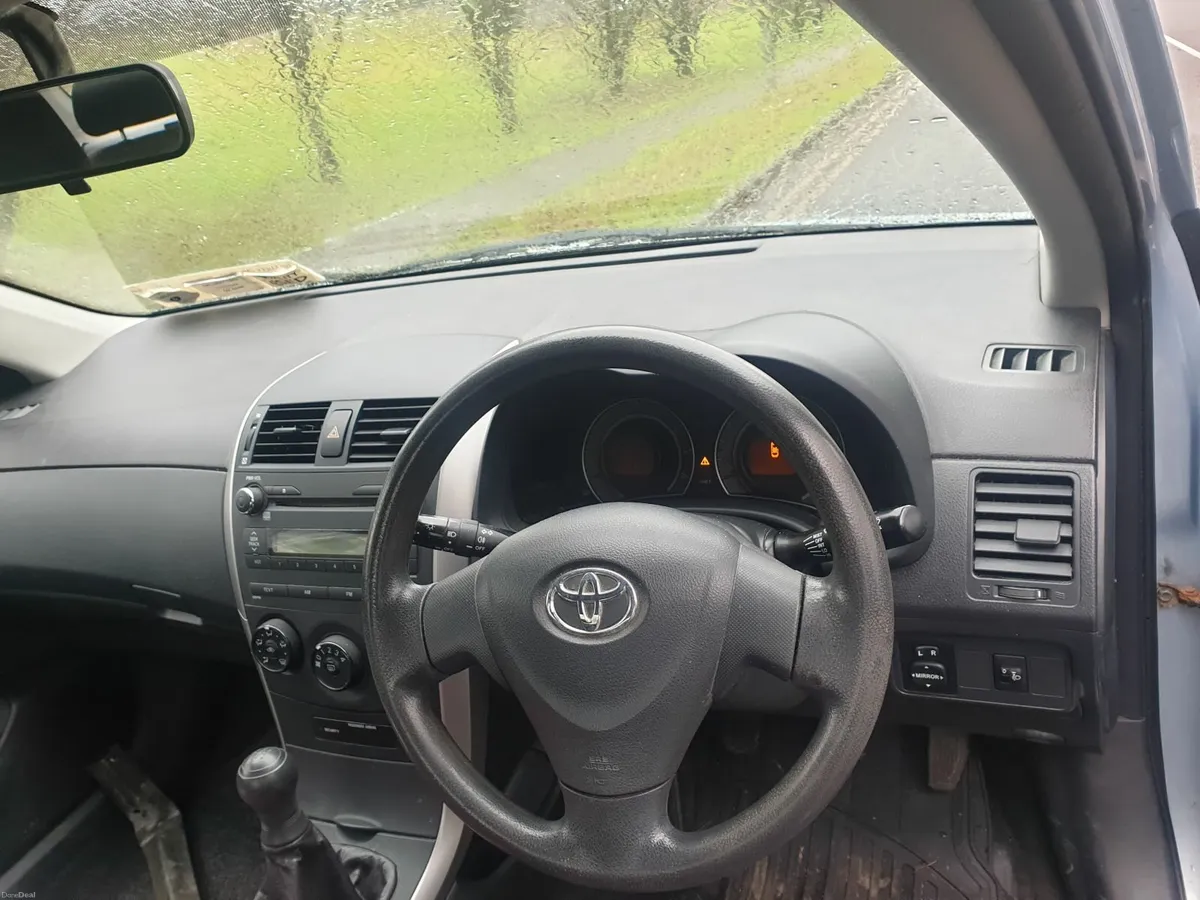 Toyota Corolla 2010 - Image 4