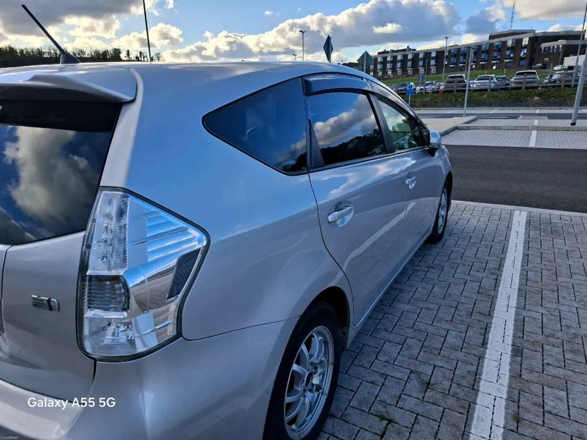 Toyota Prius alpha 7 seater 2012 - Image 2