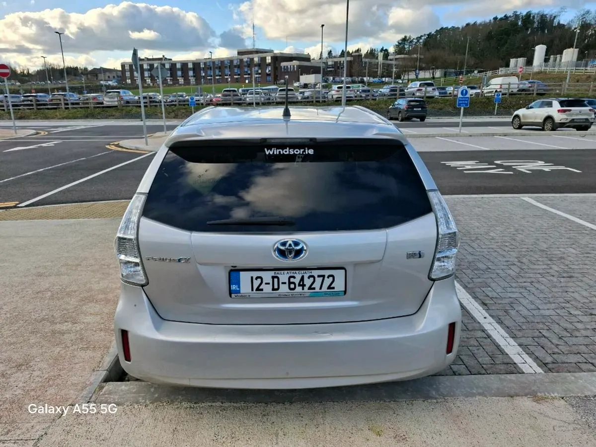 Toyota Prius alpha 7 seater 2012 - Image 4