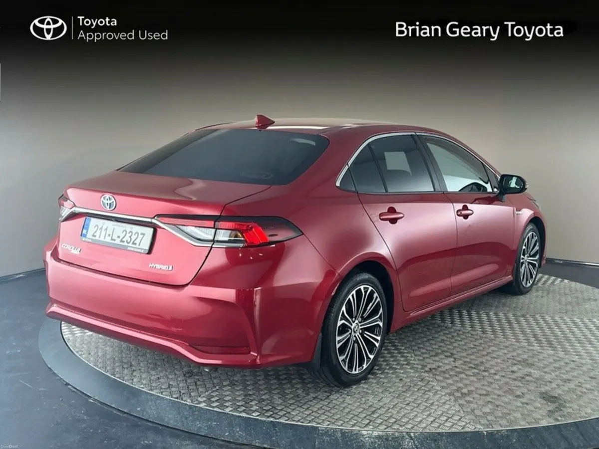 Toyota Corolla LunaSport Hybrid Saloon - Image 2