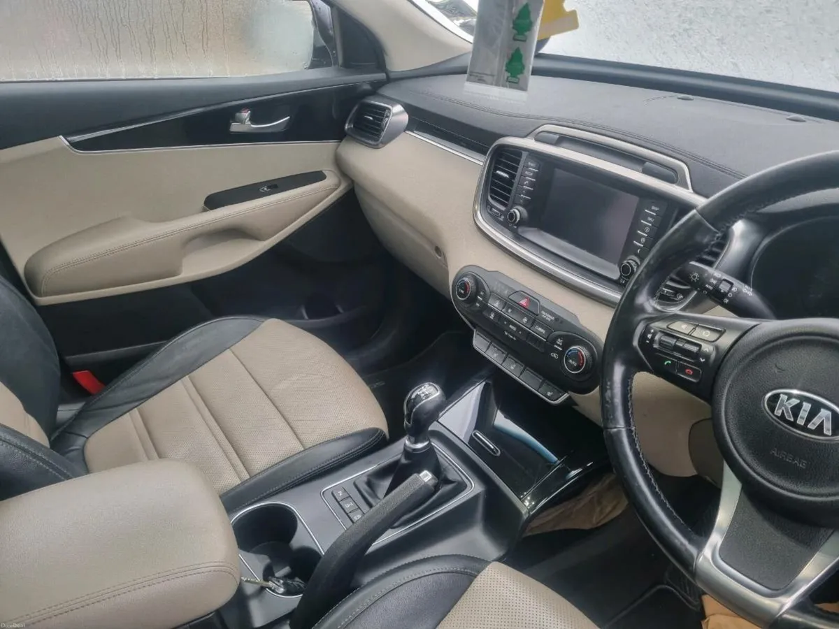 2015 kia  sorento 2.2crdi - Image 4