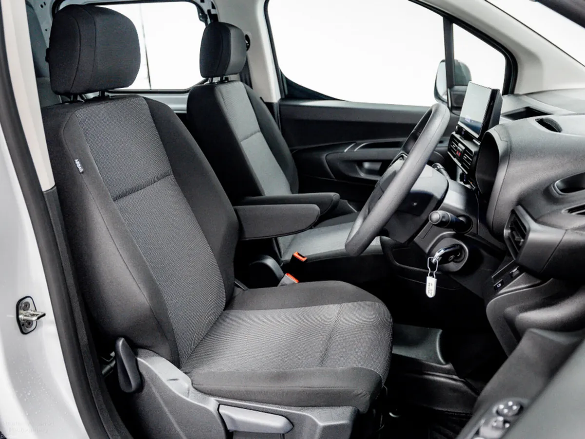 Citroen Berlingo LX Plus 1.5 Diesel 130HP Crew Cab - Image 3