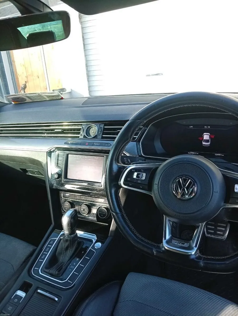 VW Passat 2l  190 bhp dsg r line - Image 4